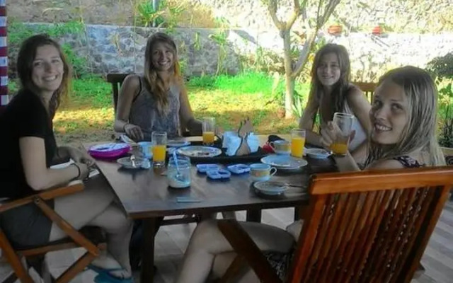Adila Warung And Homestay