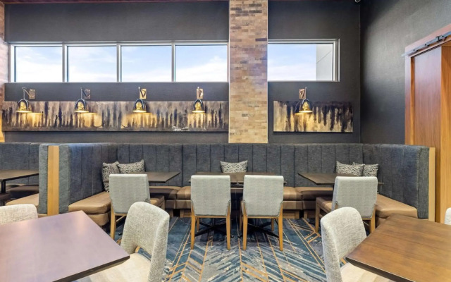 Embassy Suites by Hilton Irving Las Colinas