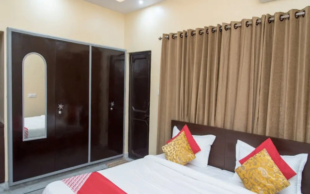 OYO Home 12741 Modern House near Geetanjali Hospital