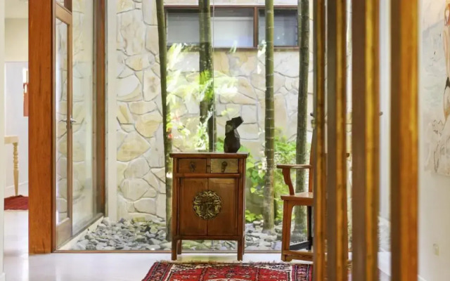 Liapari Beach House
