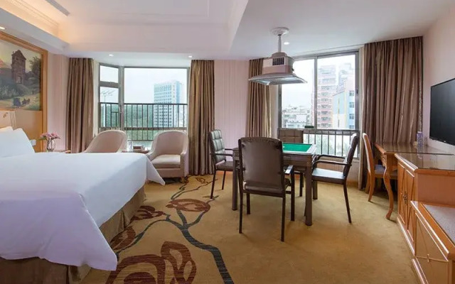 Vienna Hotel Shenzhen Dalang Clothing Base