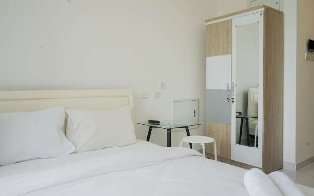 Elegant and Homey Studio at Sky House BSD Apartment