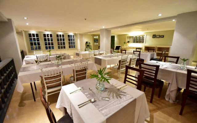 Almont City Hotel