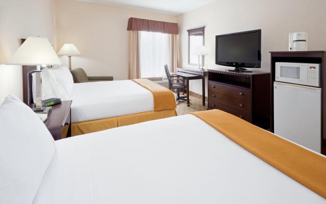 Holiday Inn Express Hotel & Suites Carneys Point, an IHG Hotel