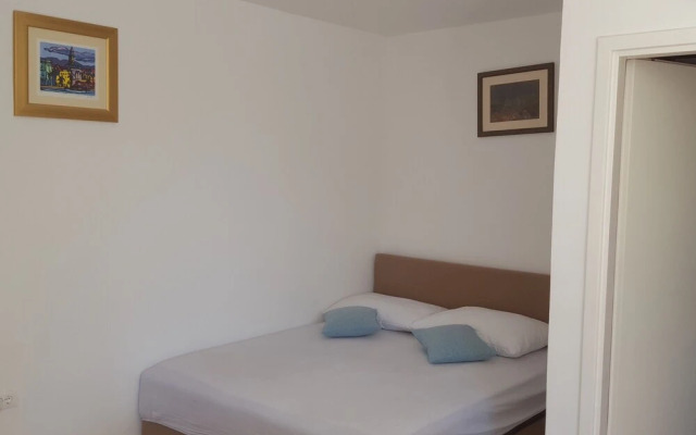 Studio apartment GIRO
