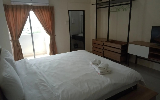 Komol Residence Bangkok
