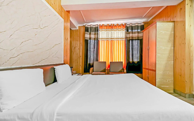 Collection O 83430 Hotel Sanjauli Inn