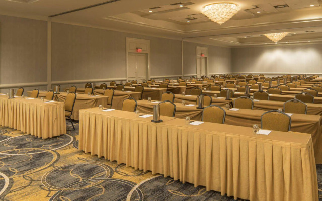 Hilton Alexandria Old Town