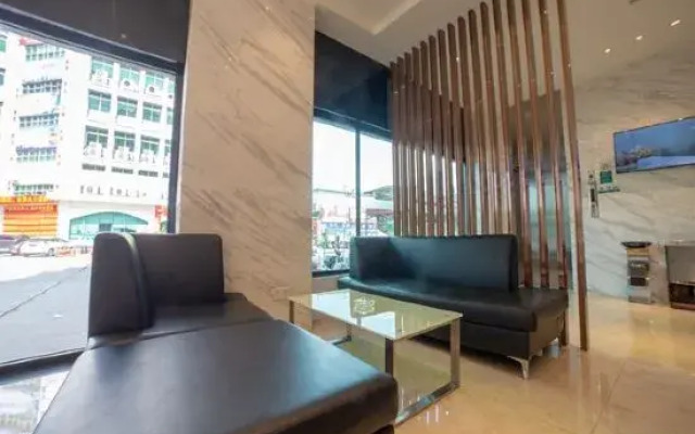 Season flower HOTEL (Yulin Hongjin Mall Branch)