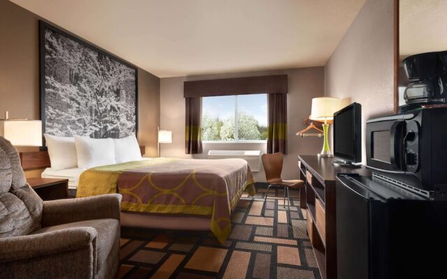 Super 8 Akron S/Green/Uniontown OH