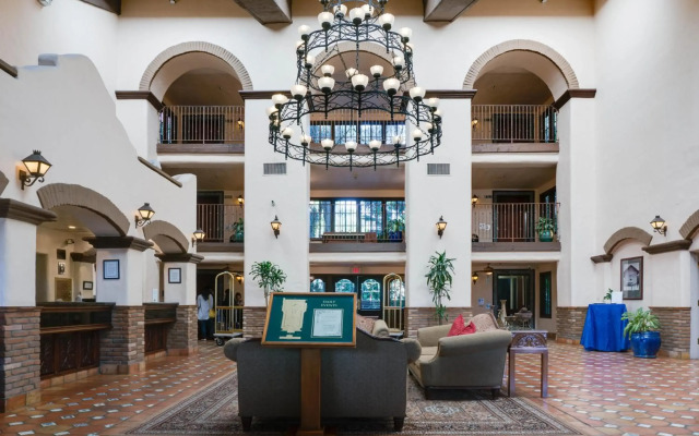 Buena Park Grand Hotel & Suites