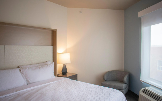 Holiday Inn Omaha Downtown - Waterpark by IHG