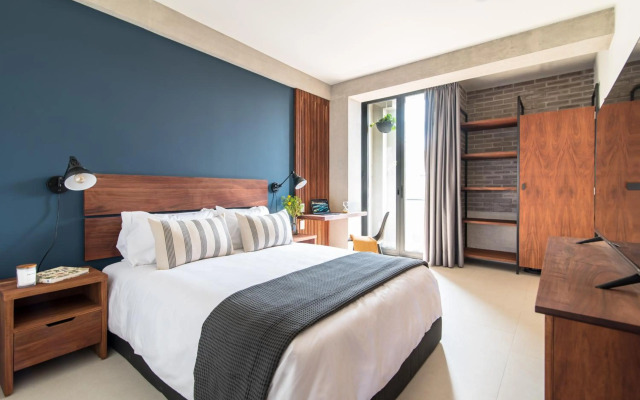 Alcazar Apartments by Host Me Tender