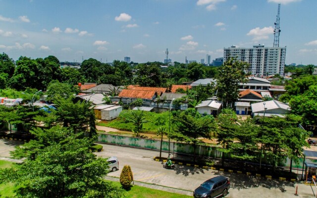Fancy And Nice Studio At Serpong Greenview Apartment