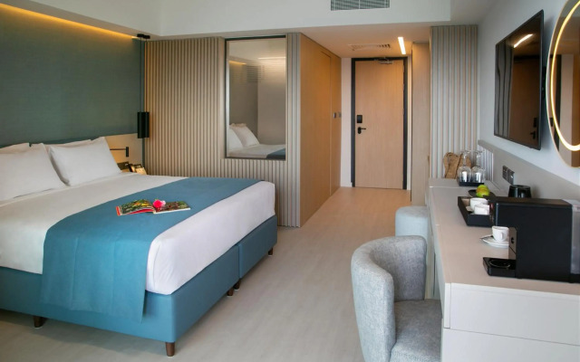 Mercure Larnaca Beach Resort
