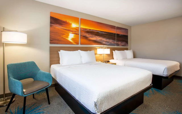 Days Inn by Wyndham Marquette