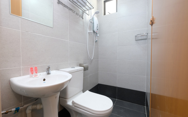 OYO 44043 First Garden Hotel