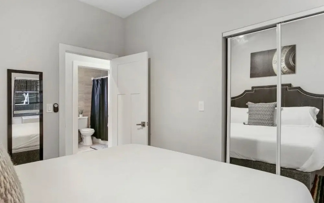 3BR Comfy Apt in Logan Square