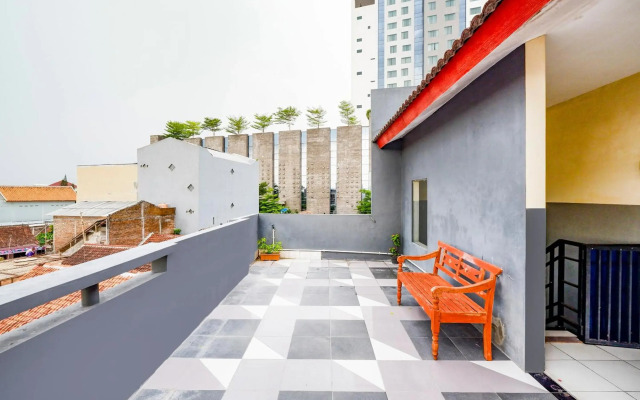 Super OYO 2209 Solo Point Guest House Syariah