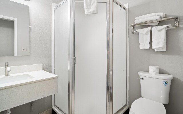 Travelers Inn Medford