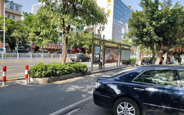 Paco Ya Hotel (Zhanjiang Guomao People's Square)