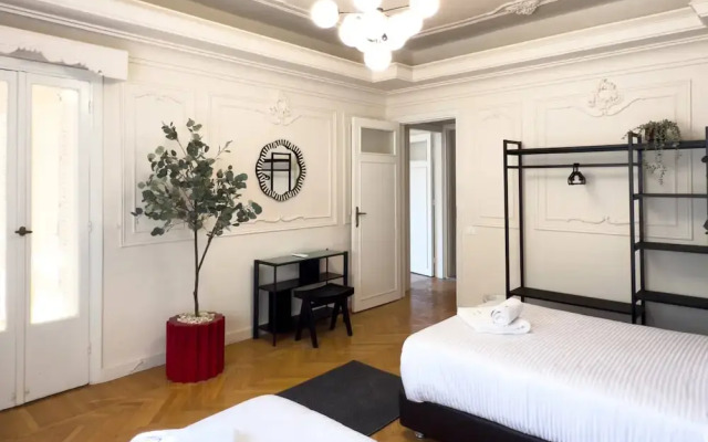 The 2bdr Crimson Crib @ The Heart Of Heliopolis