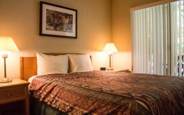 Wildwood Lodge by Peak to Green Accommodations