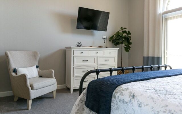 Mesa Palms Ferro 4 Bedroom Townhouse by RedAwning