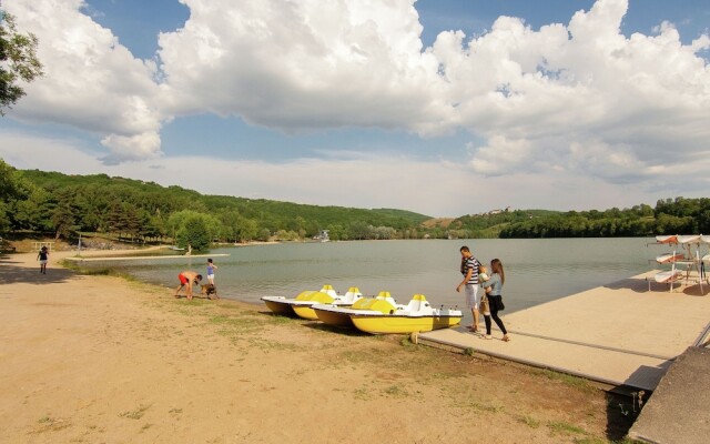 Classy Holiday Home With Garden, Barbecue, Garden Furniture