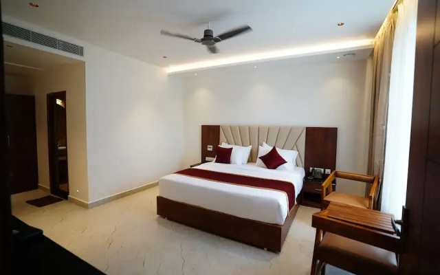 Ellora Hotel