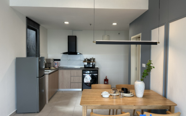 Modern Suite in Seri Kembangan | Nearby MRT – Kitchen – Seri Kembangan