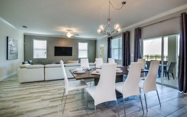 8 Bedrooms/ Champions Gate Home