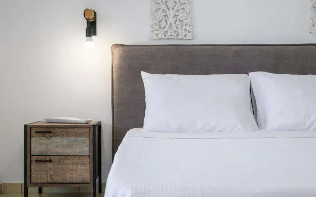 AK Suites