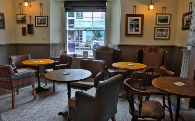 The Seale Arms