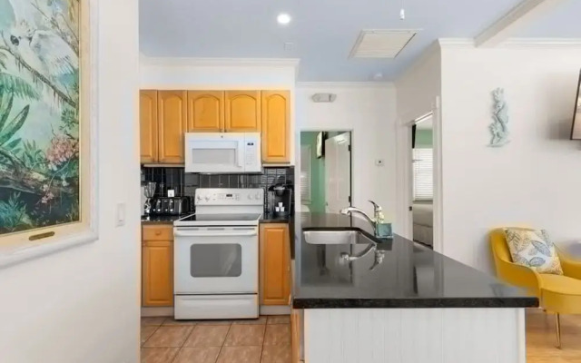 Poolside Paradise by Brightwild Heated Pool