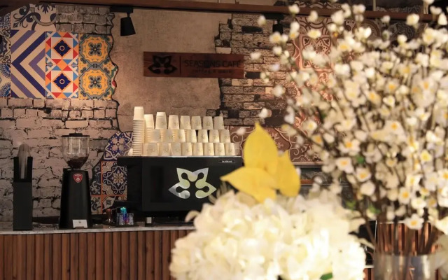 Seasons hotel suites