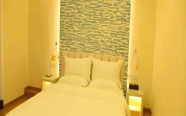 Super 8 Guangzhou Jiahe Wanggang Subway Station