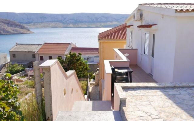 Cosy 1 bedroom apartment with sea view