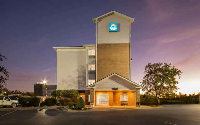 Suburban Studios Clarksville-Louisville North