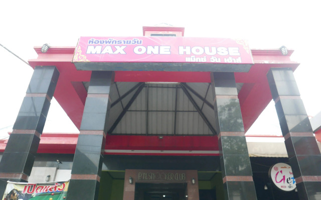 Max One Hotel
