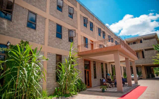 Lush Garden Hotel