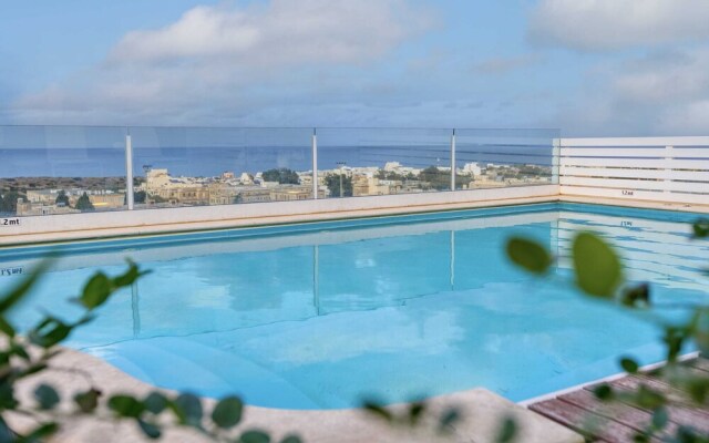 Pool Penthouse