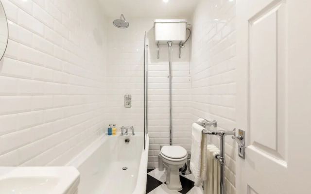 Beautiful 2 Bedroom Garden flat