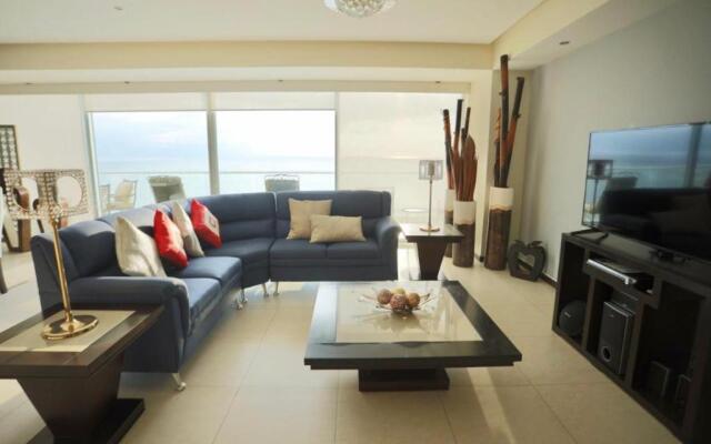 Beachfront Peninsula Puerto Vallarta