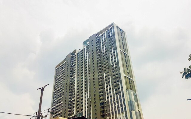 Minimalist and Relaxing Studio Apartment at Springwood Residence