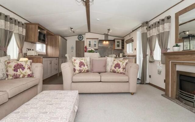 Whispering Willows 2-bed Lodge in Scarborough