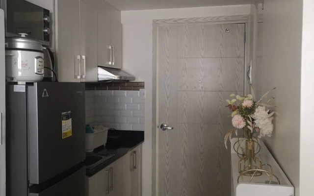 Studio Unit Around Recto U-belt