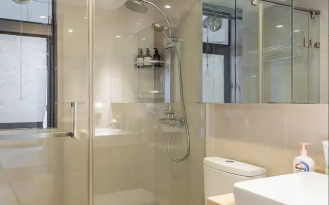 Locals Boutique Apartment Huafa Plaza.1