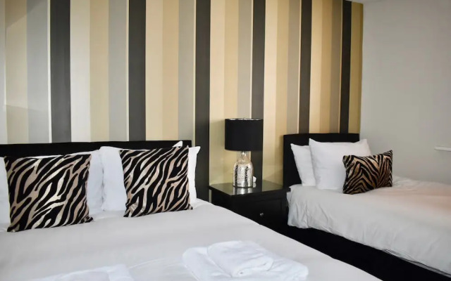 The Orient - Super Cool and Central - Sleeps 2