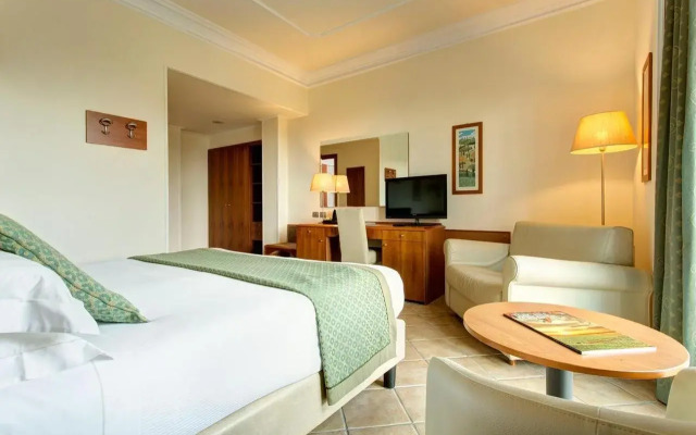 Hotel Athena